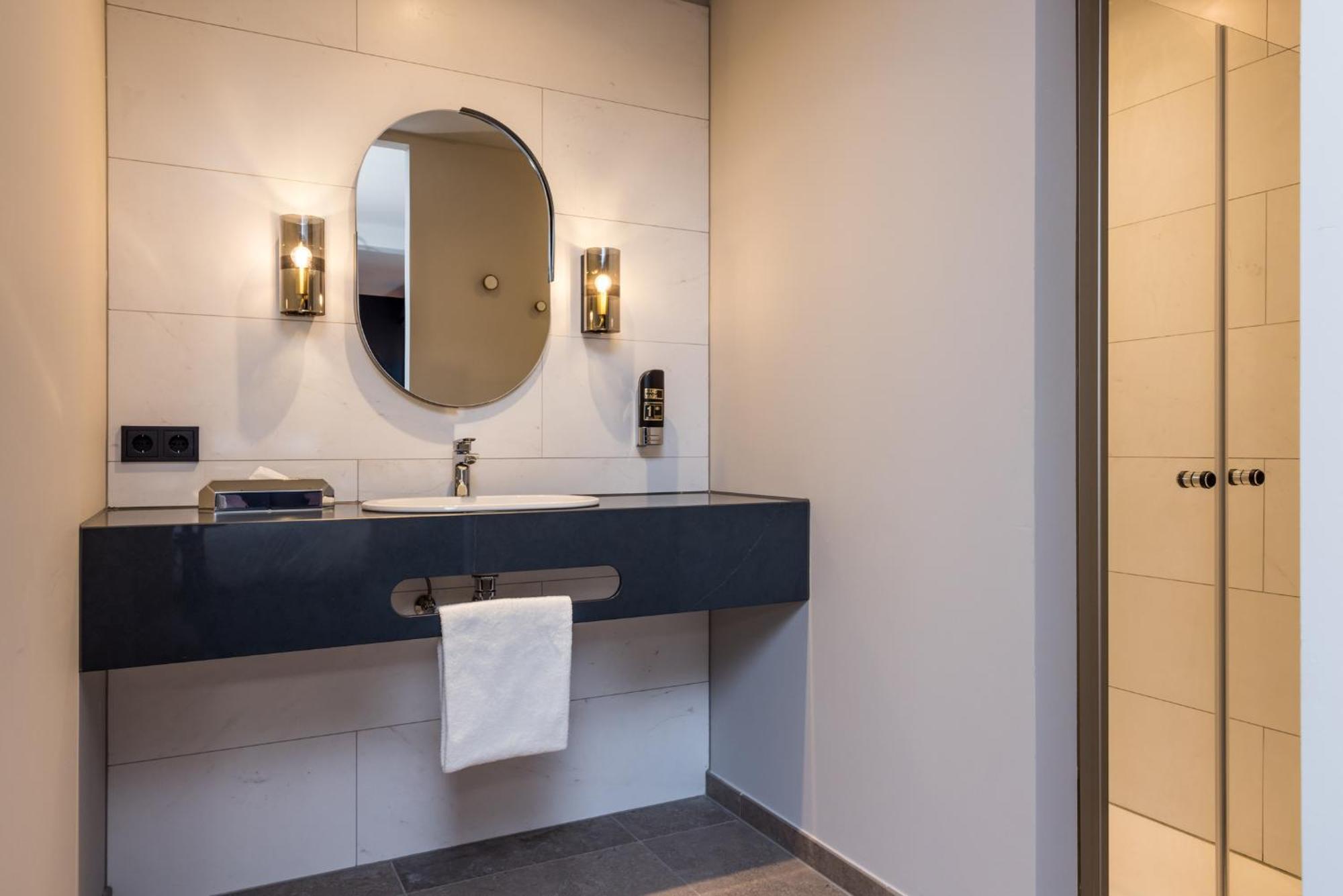 MERICI Hotel Sittard Esterno foto